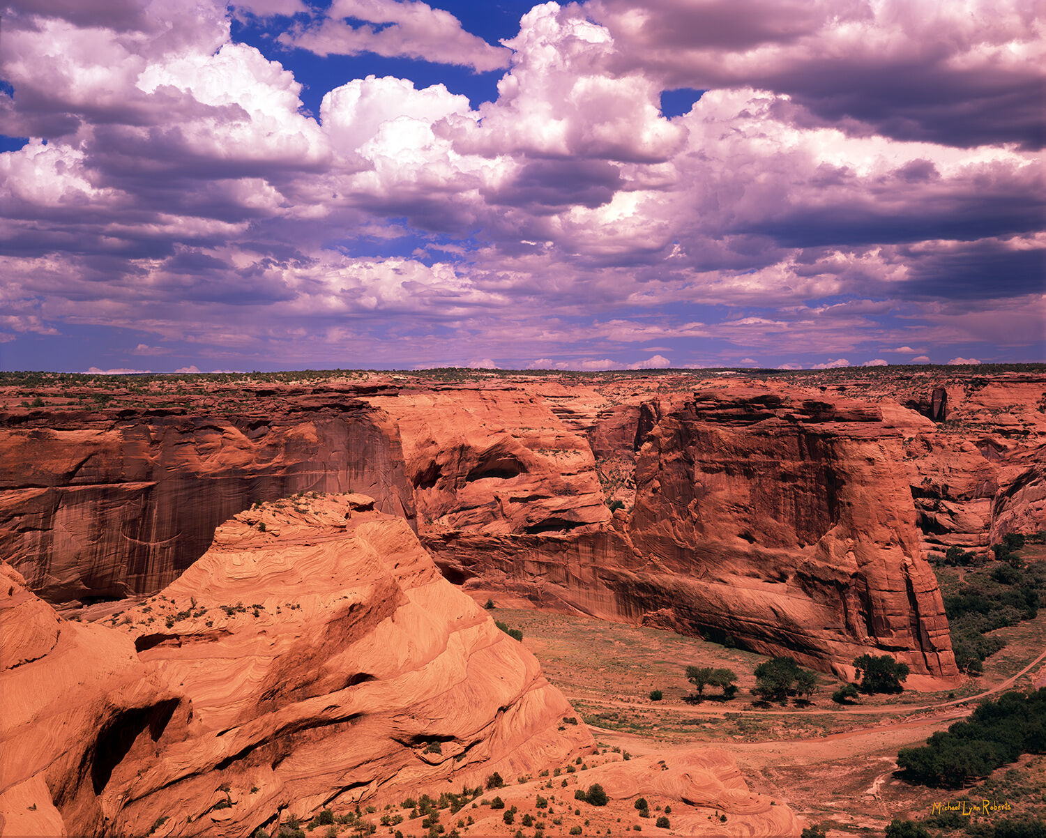Canyon de Chelly (de shay) National Monument in Chinle, Arizona is deep in the heart of Dinetah, the "Big Rez" of the Navajo...